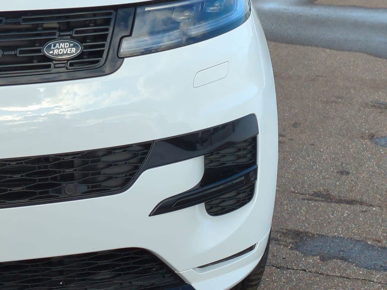 Thumbnail: 2026 Land Rover Range Rover Sport - 10