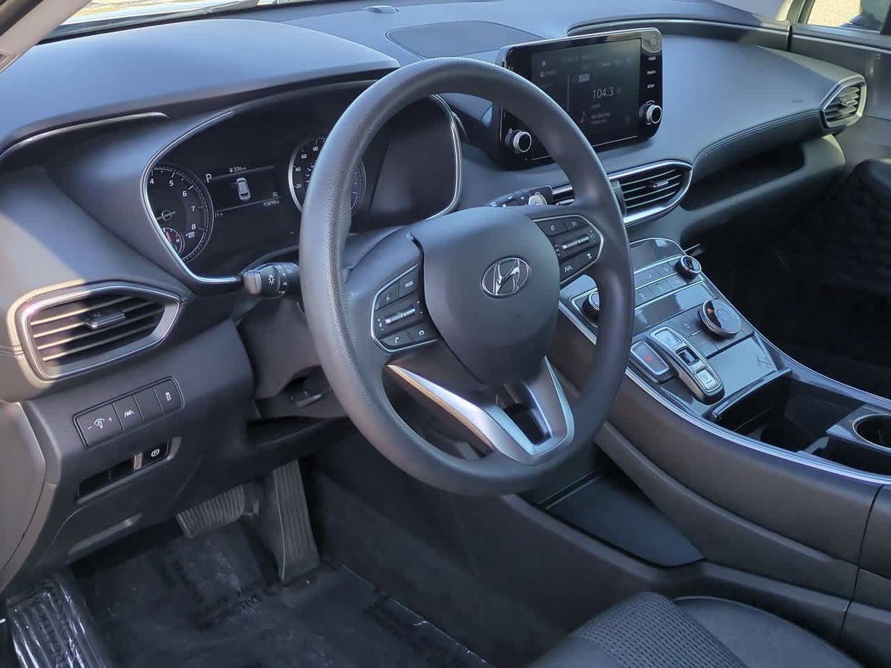 2021 Hyundai Santa Fe SE photo 2