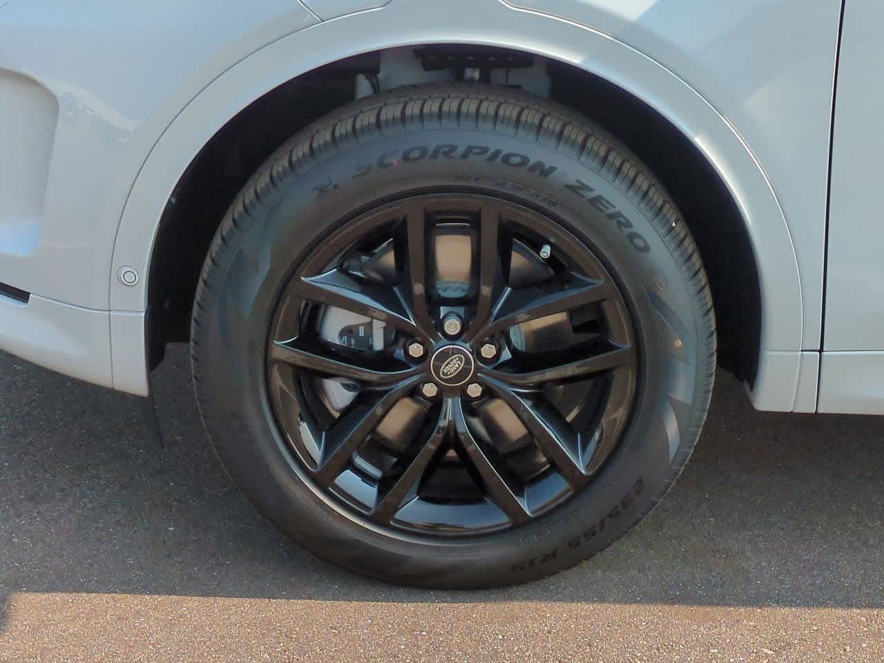 Thumbnail: 2025 Land Rover Discovery Sport - 12