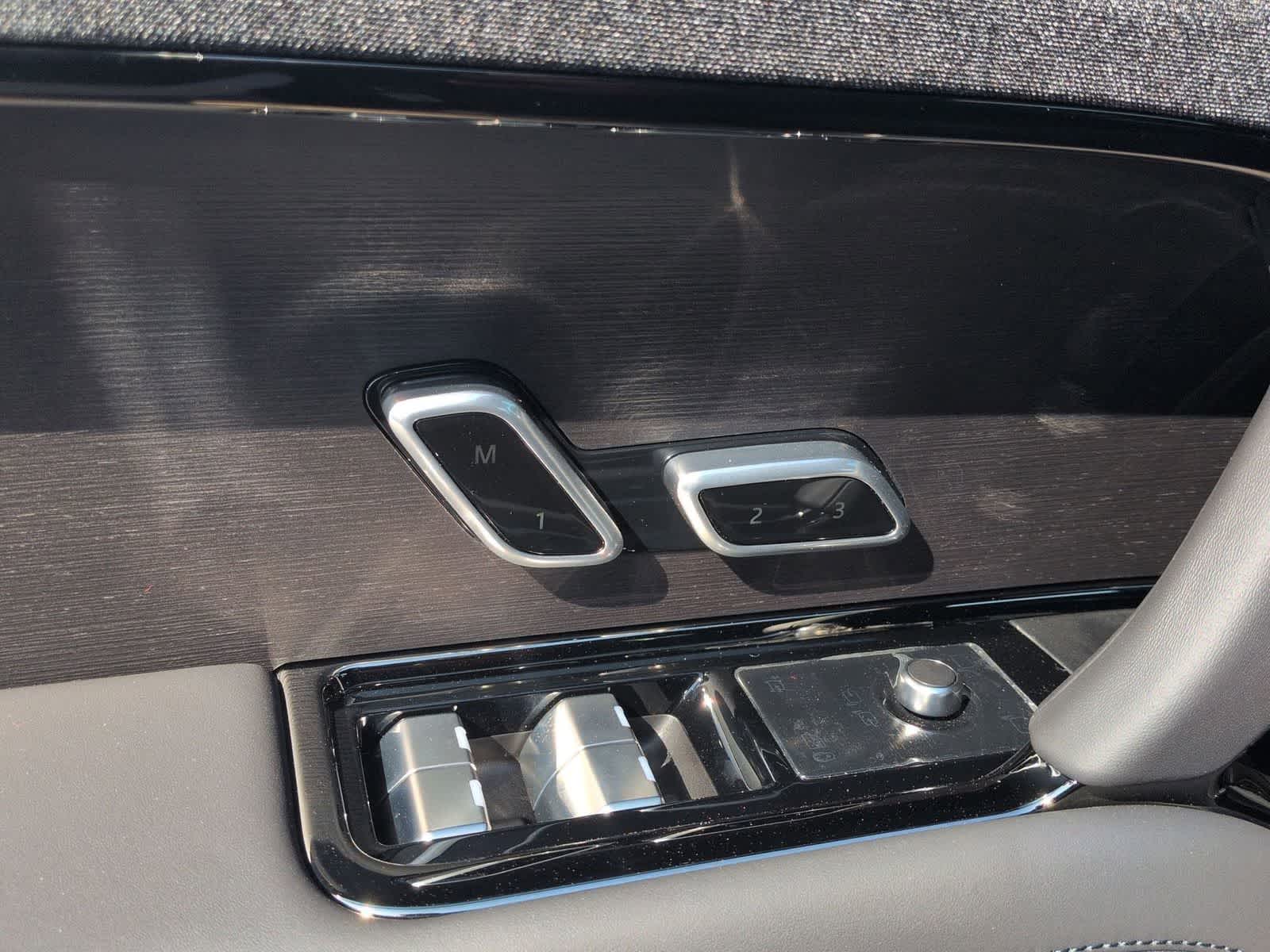Thumbnail: 2026 Land Rover Range Rover Sport - 17