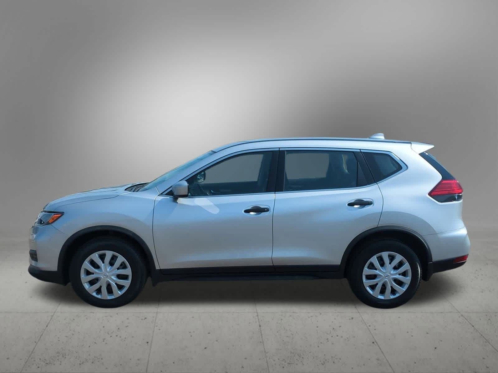 2017 Nissan Rogue S photo 3