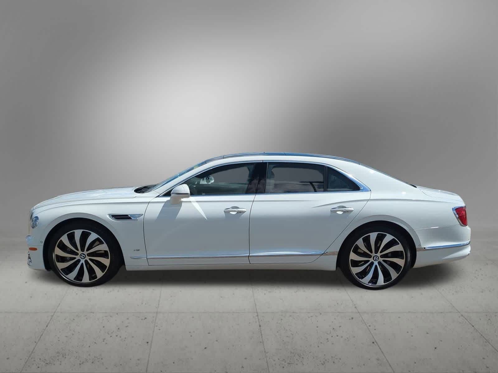 2022 Bentley Flying Spur V8 photo 3