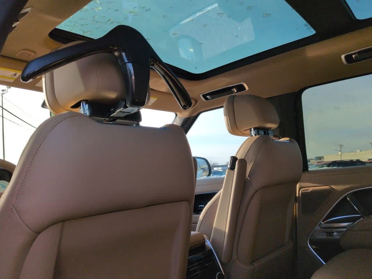 Thumbnail: 2026 Land Rover Range Rover - 18