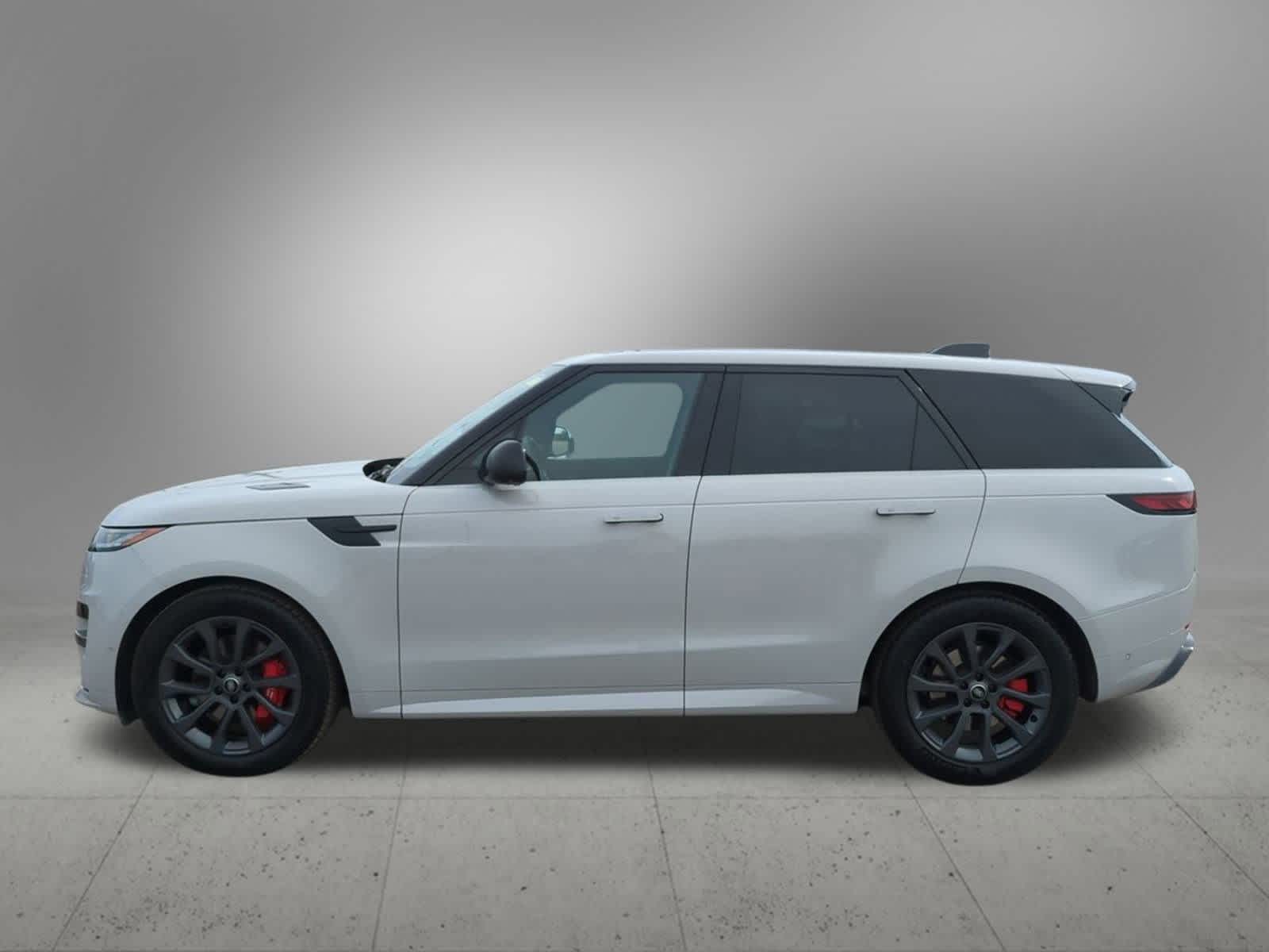 2024 Land Rover Range Rover Sport SE photo 3