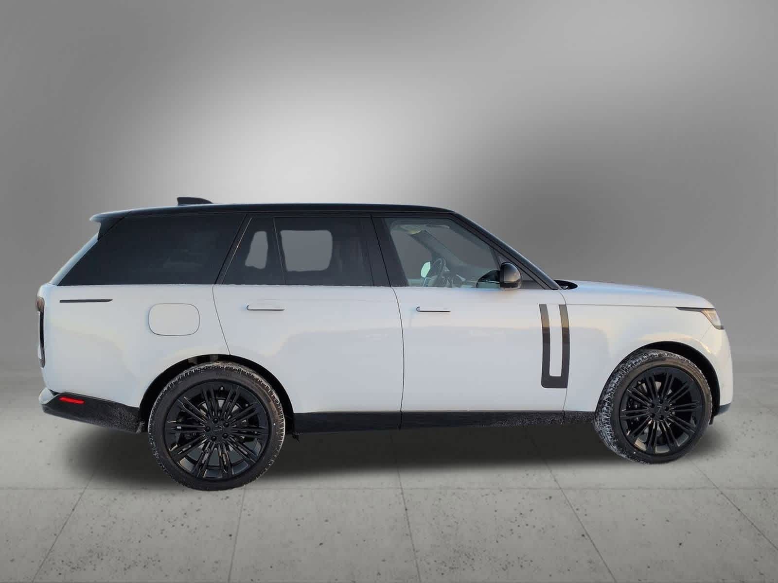 Thumbnail: 2026 Land Rover Range Rover - 7