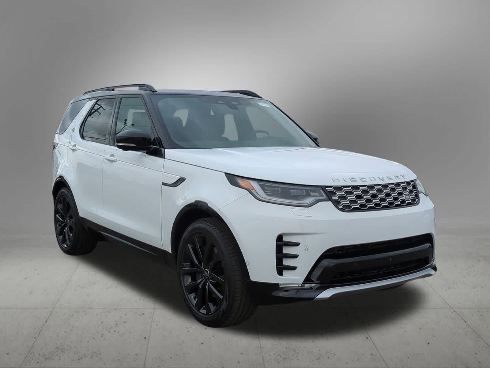 Thumbnail: 2026 Land Rover Discovery - 8