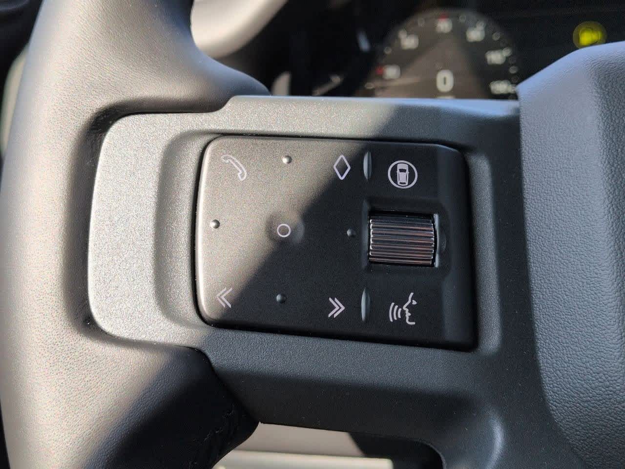 Thumbnail: 2026 Land Rover Defender - 25