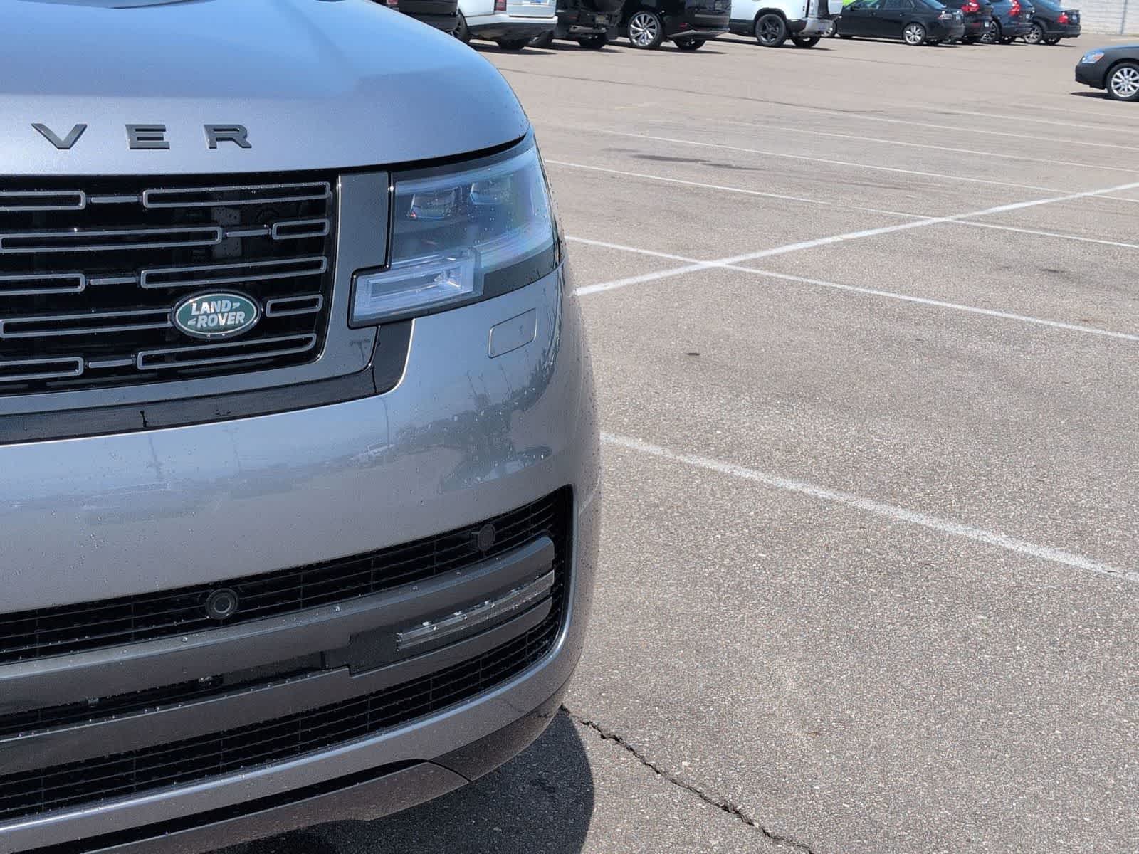 Thumbnail: 2026 Land Rover Range Rover - 10