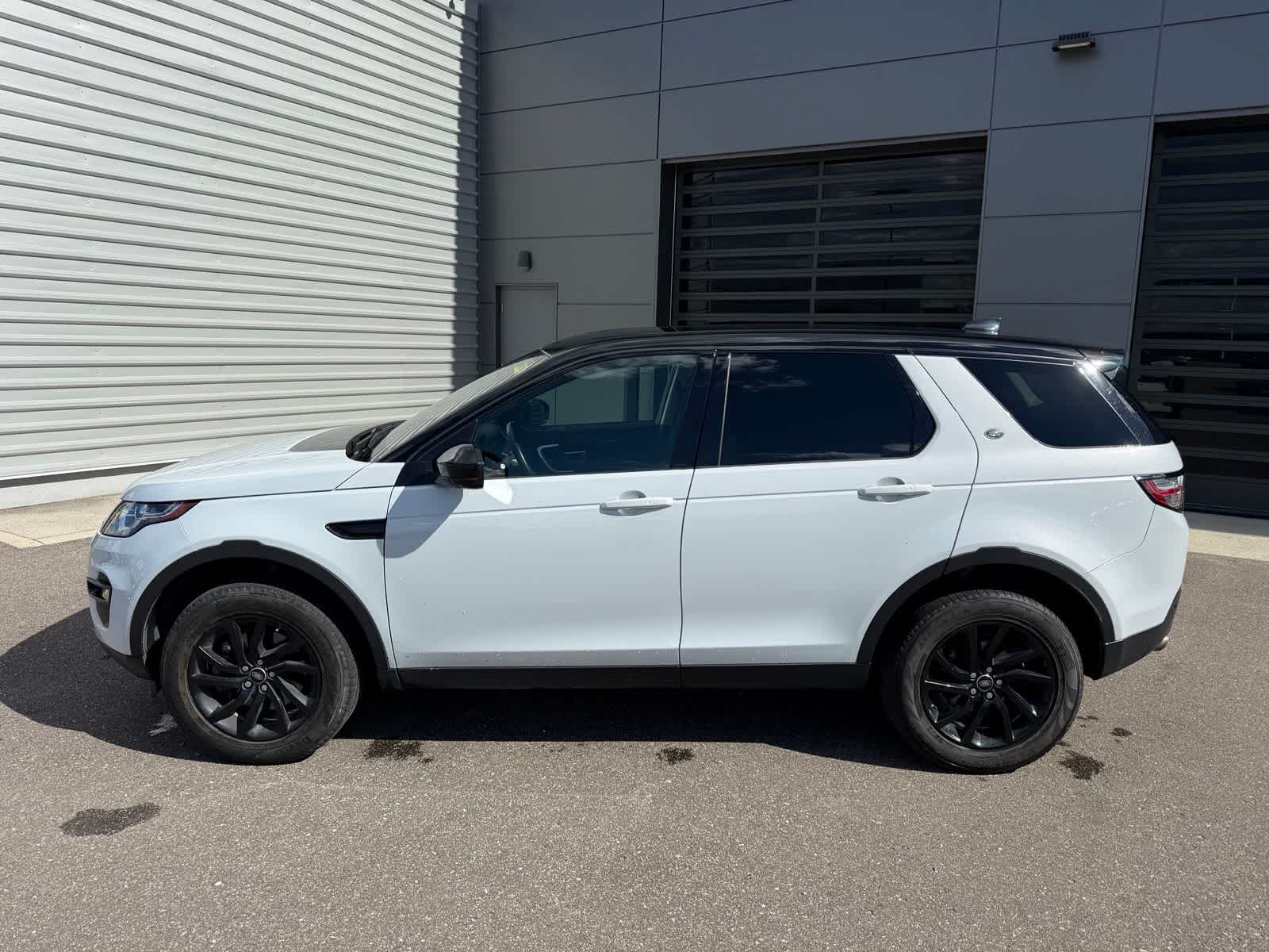 Thumbnail: 2019 Land Rover Discovery Sport - 2