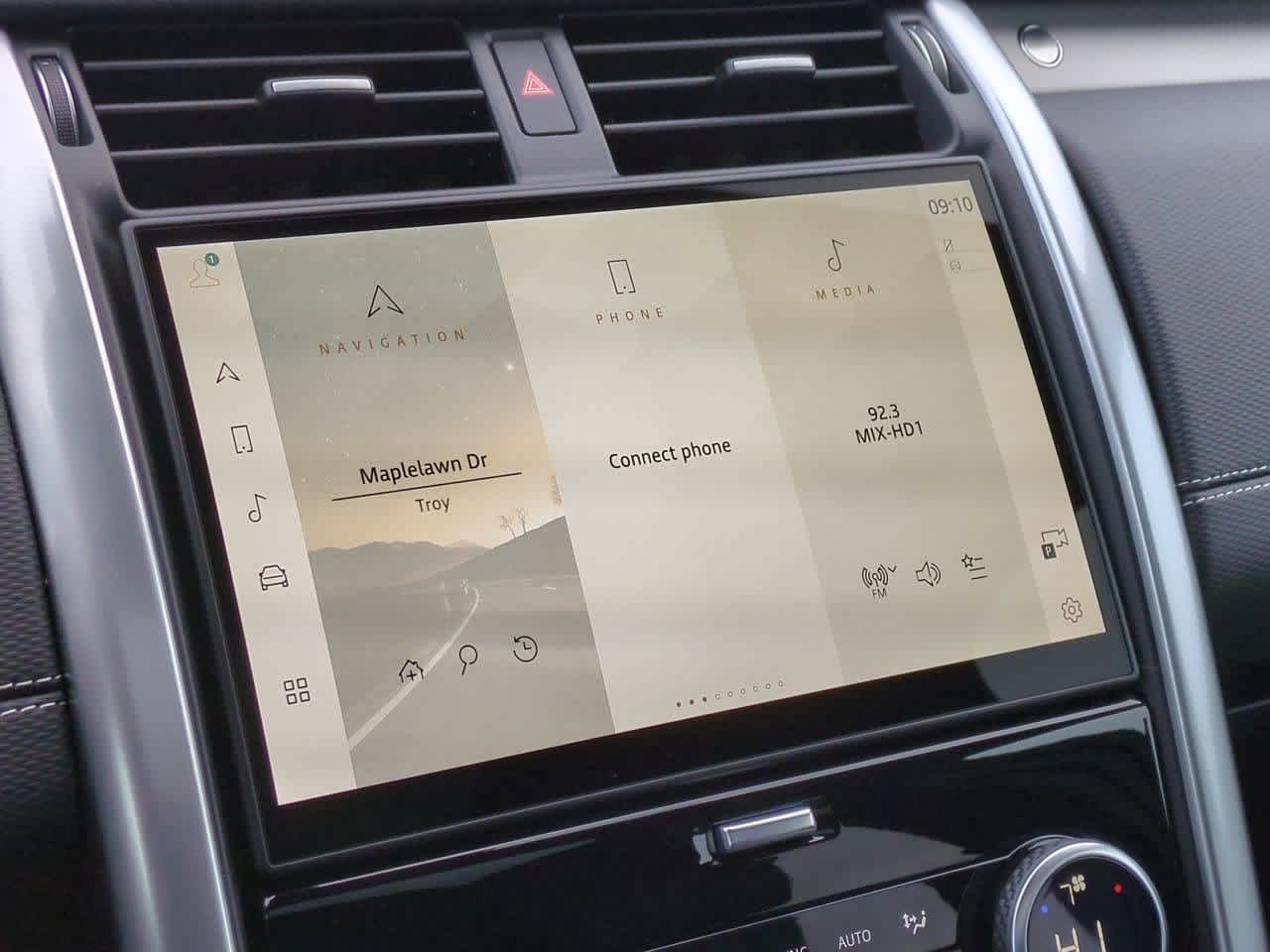 Thumbnail: 2026 Land Rover Discovery - 29