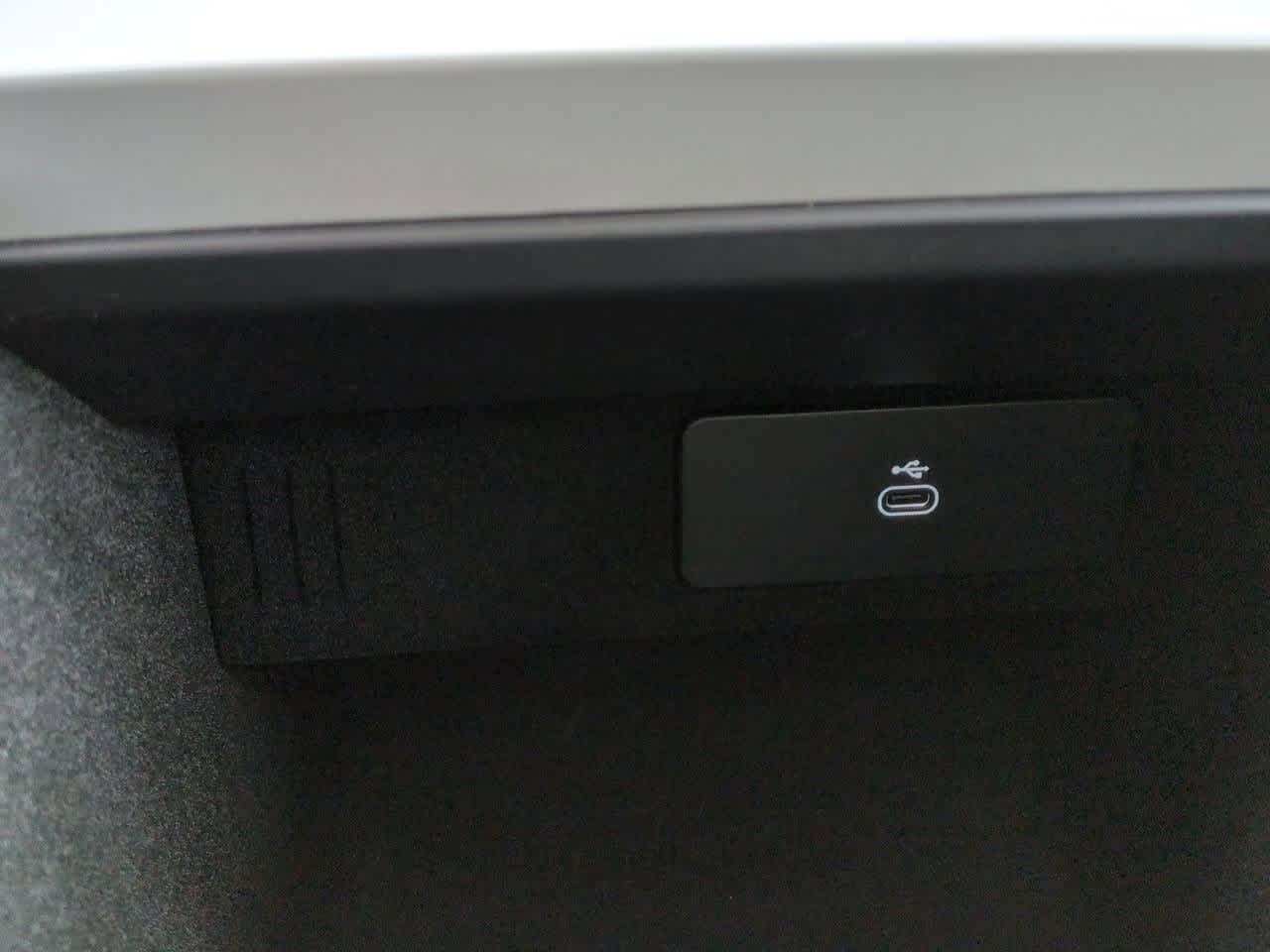 Thumbnail: 2026 Land Rover Range Rover - 33