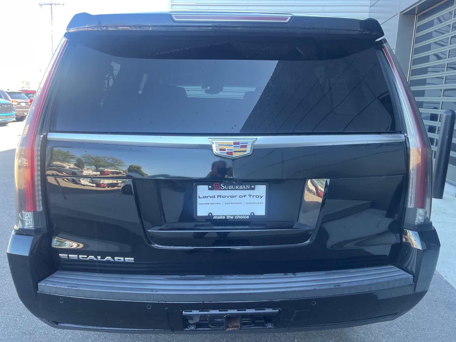 2019 Cadillac Escalade ESV Luxury photo 3