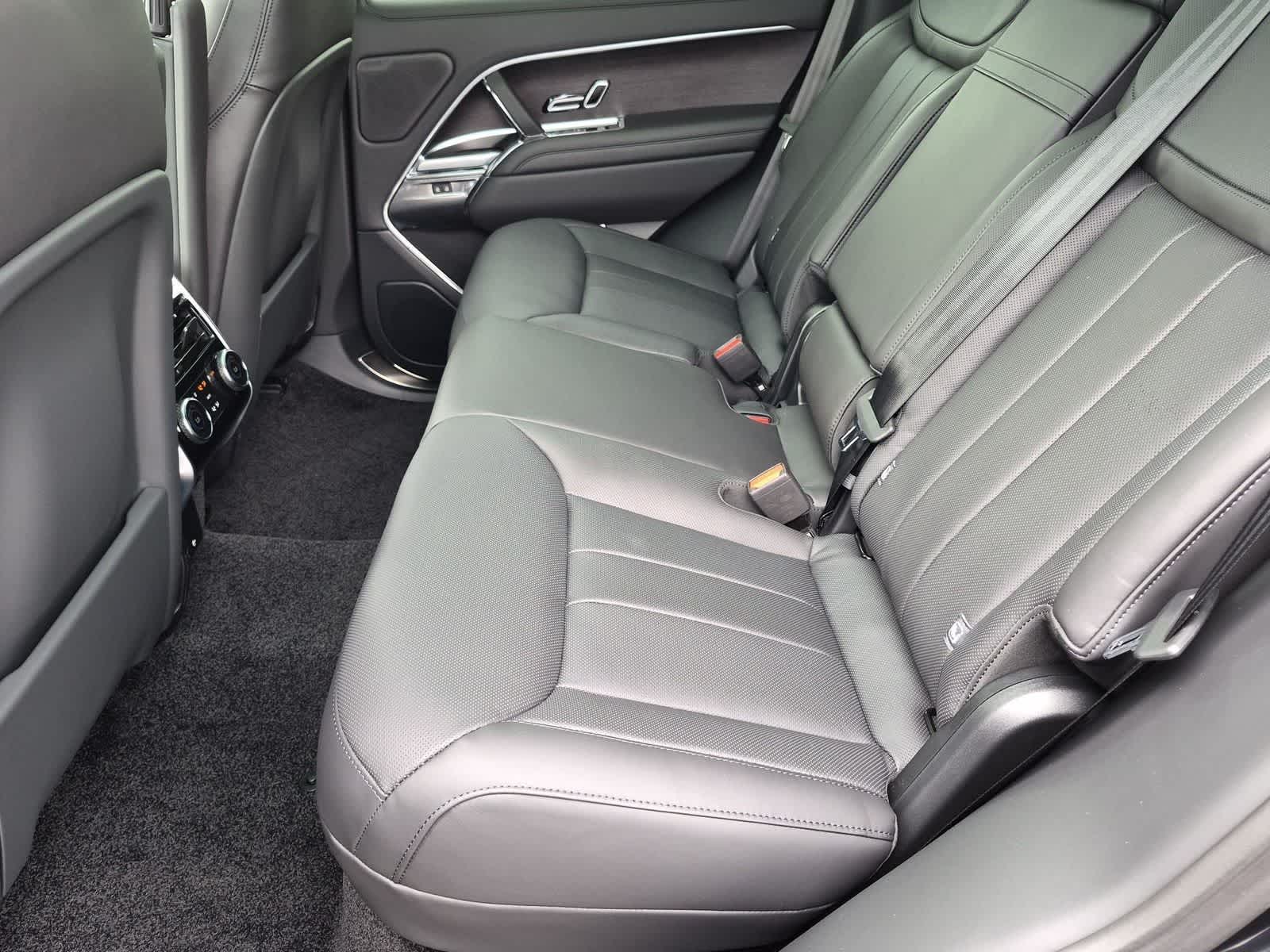 Thumbnail: 2026 Land Rover Range Rover - 20