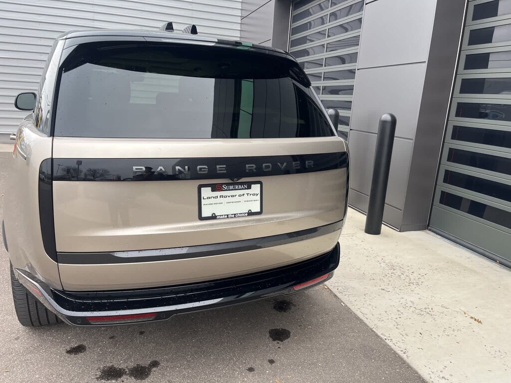 Used 2024 Land Rover Range Rover P400 SE SUV