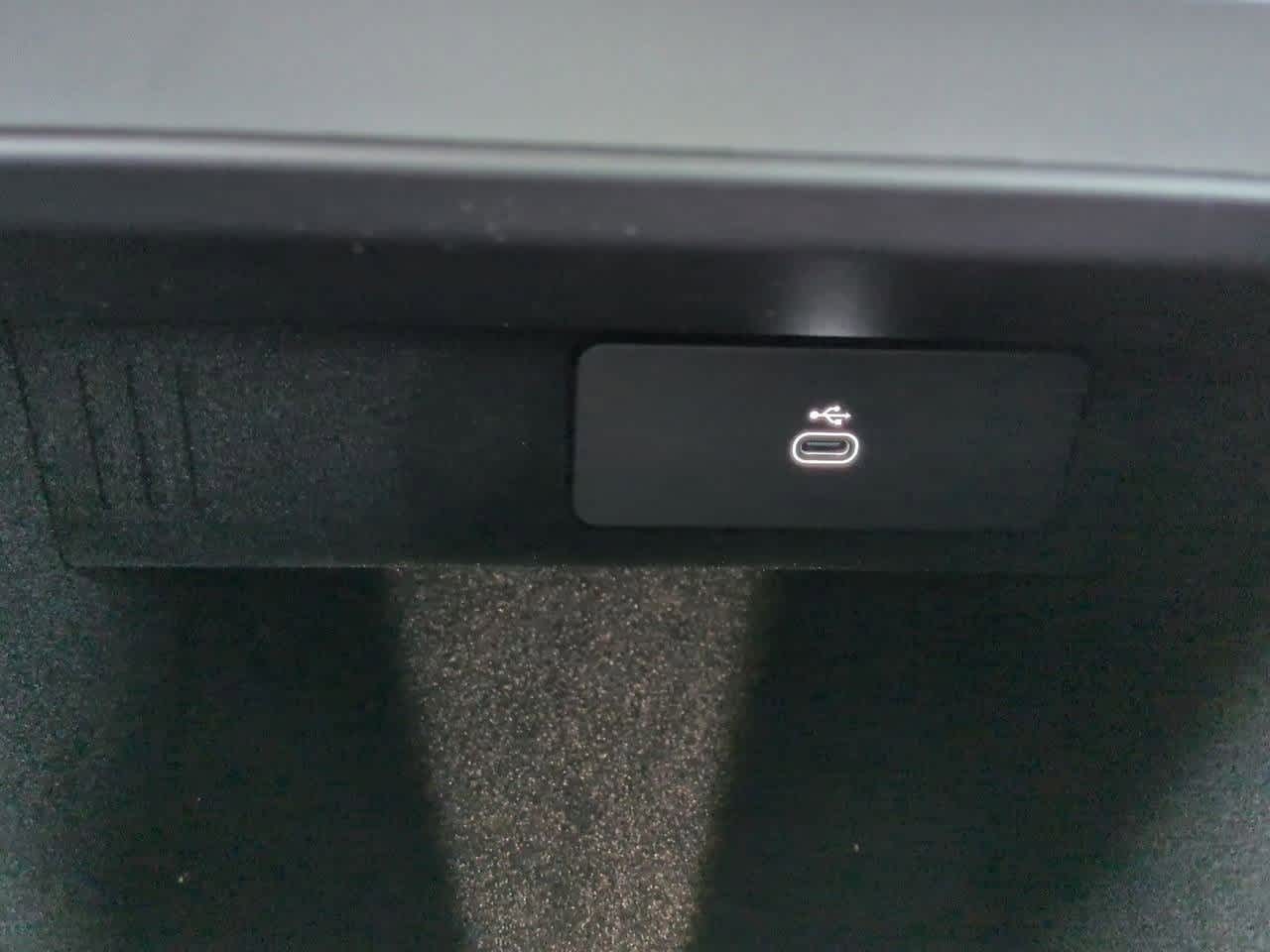 Thumbnail: 2026 Land Rover Range Rover - 33