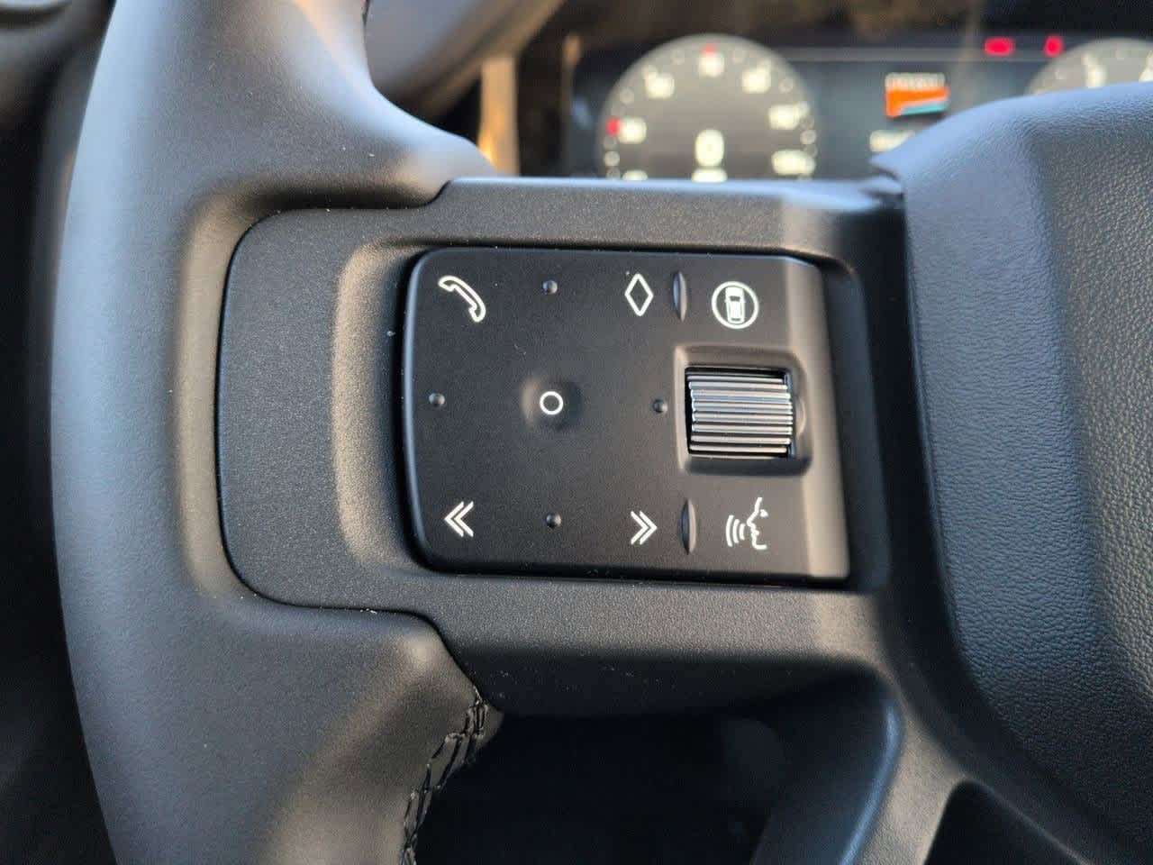 Thumbnail: 2026 Land Rover Defender - 25