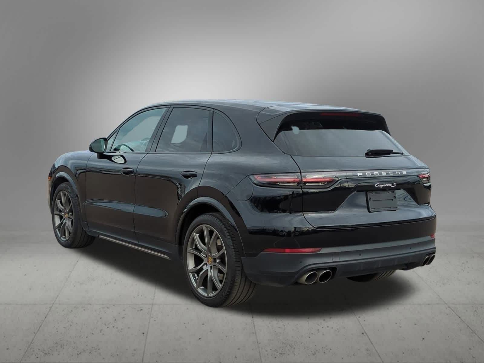 2022 Porsche Cayenne S photo 4