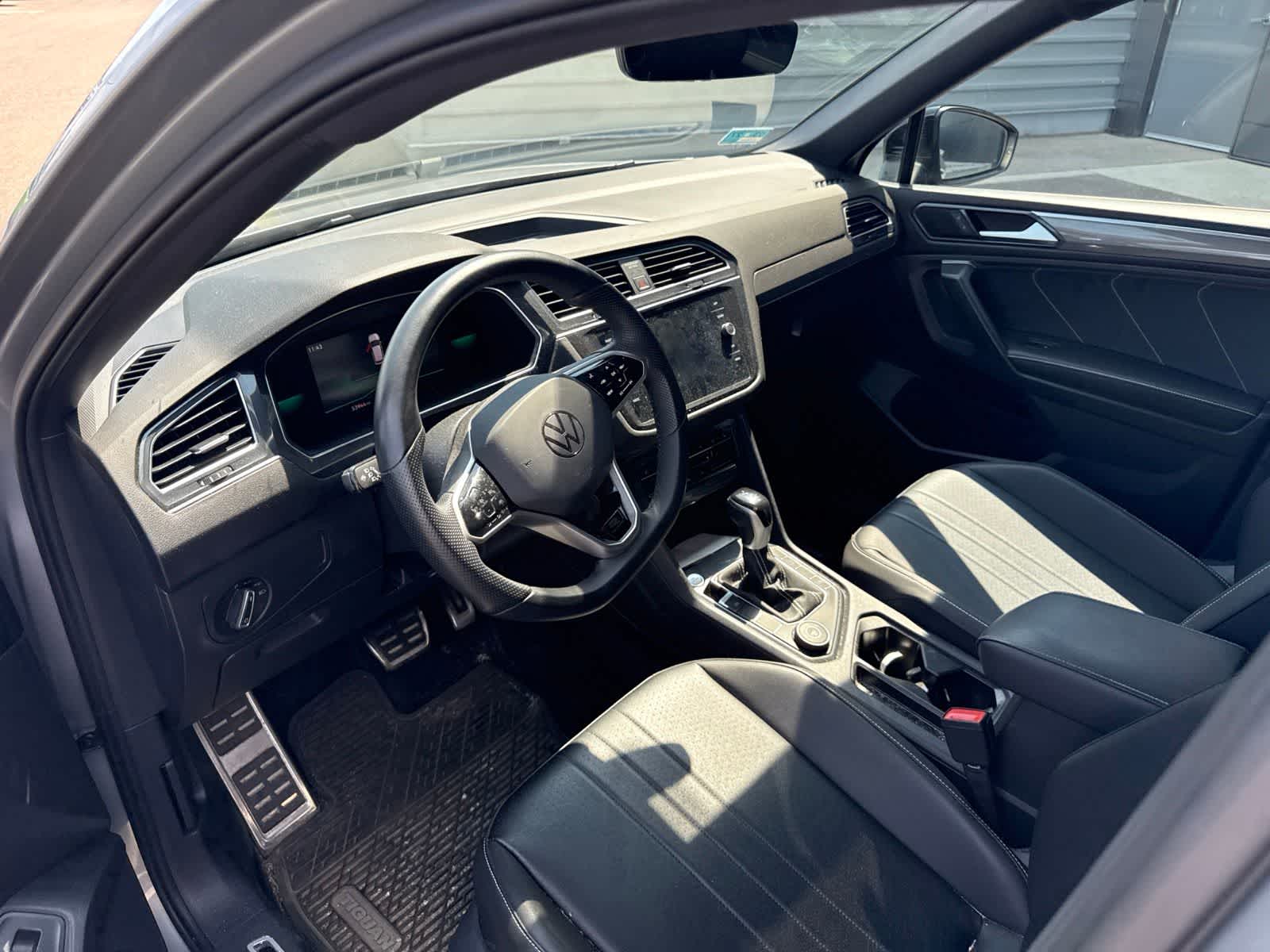 Thumbnail: 2022 Volkswagen Tiguan - 9