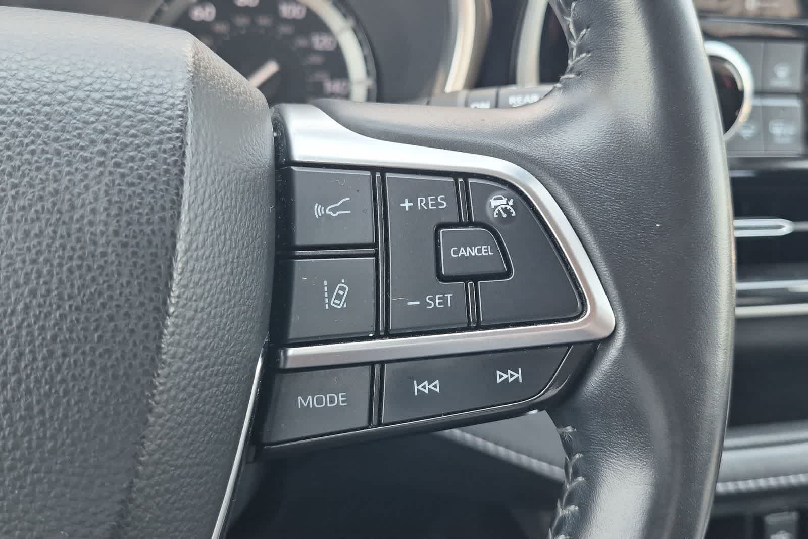 2021 Toyota Highlander XLE - Photo 25