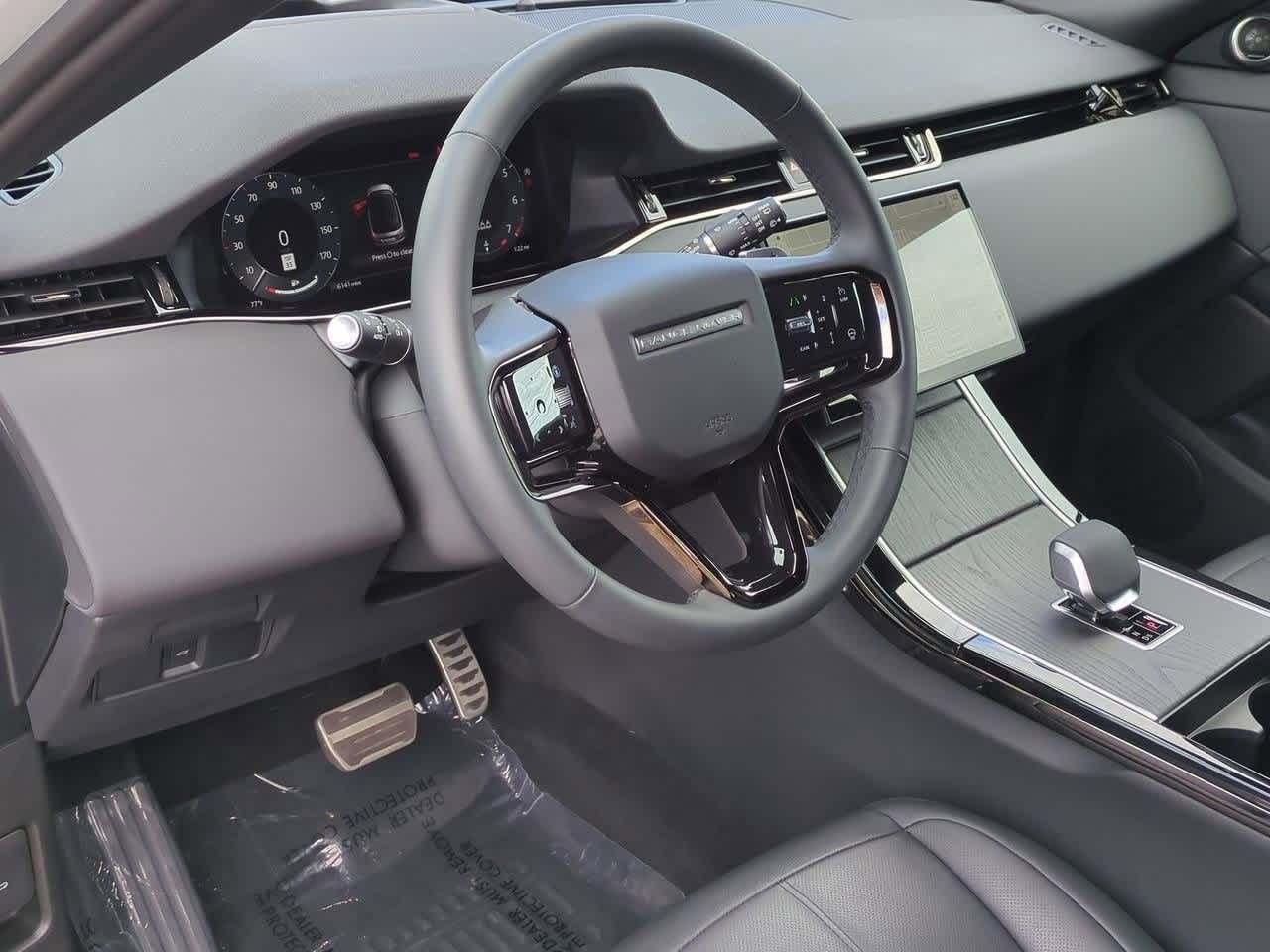 Thumbnail: 2025 Land Rover Range Rover Evoque - 3