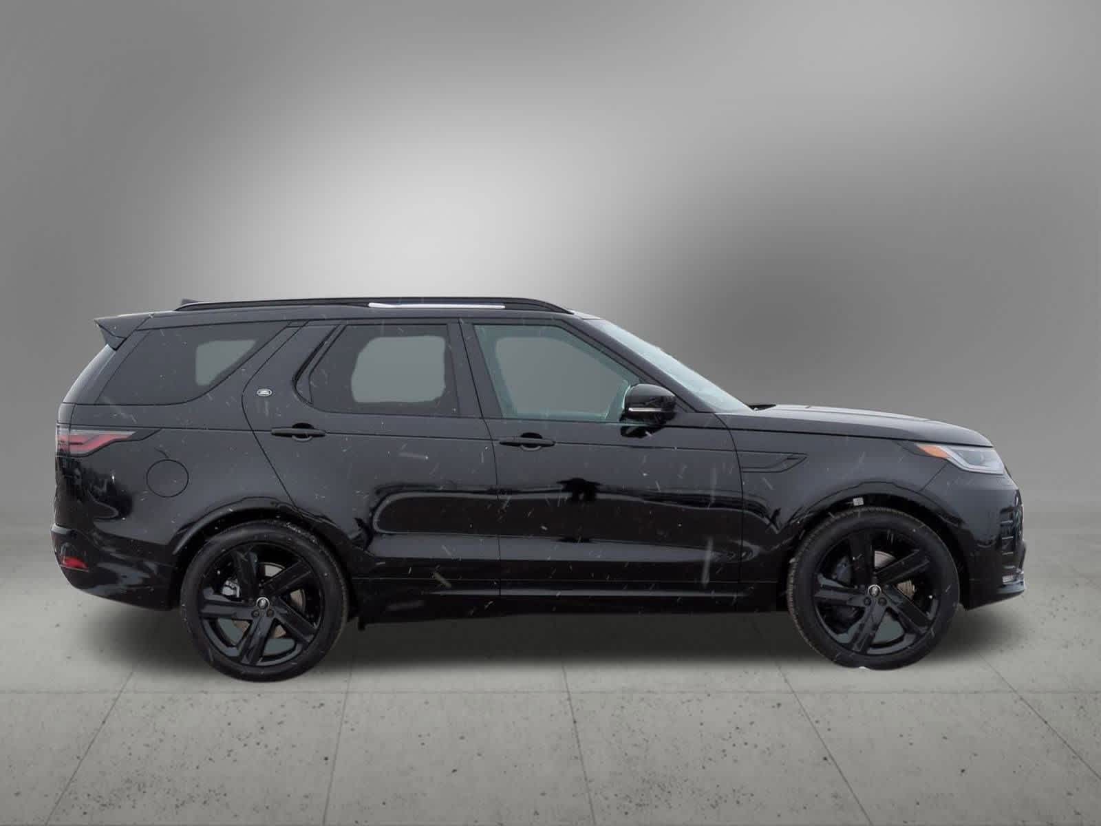 Thumbnail: 2026 Land Rover Discovery - 7