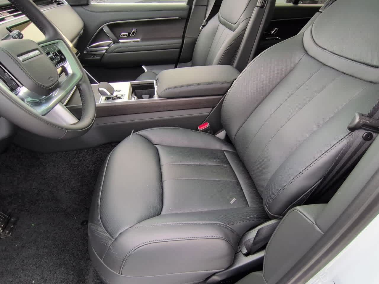 Thumbnail: 2026 Land Rover Range Rover - 16