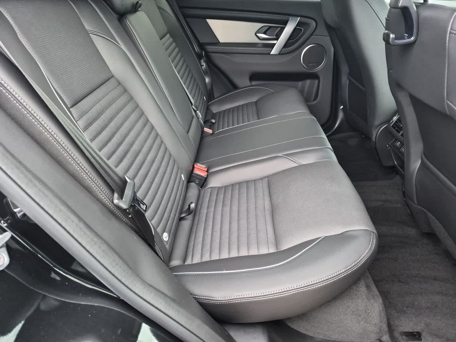 Thumbnail: 2026 Land Rover Discovery Sport - 21