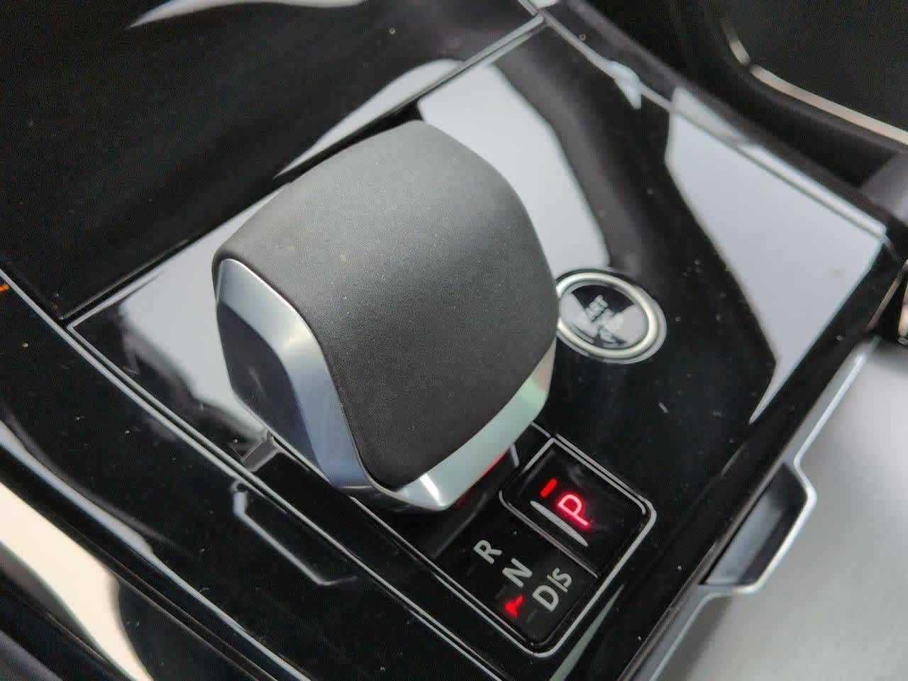 Thumbnail: 2026 Land Rover Range Rover Sport - 32