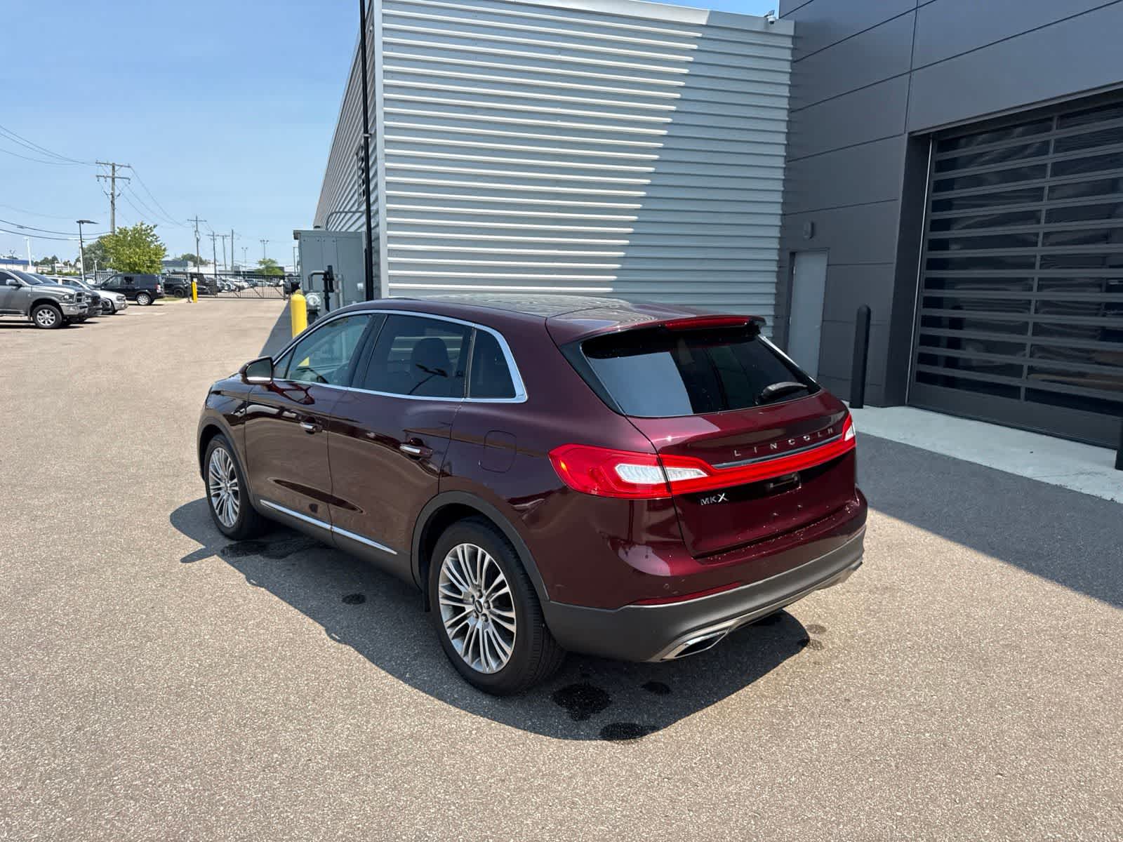 Thumbnail: 2017 Lincoln MKX - 3