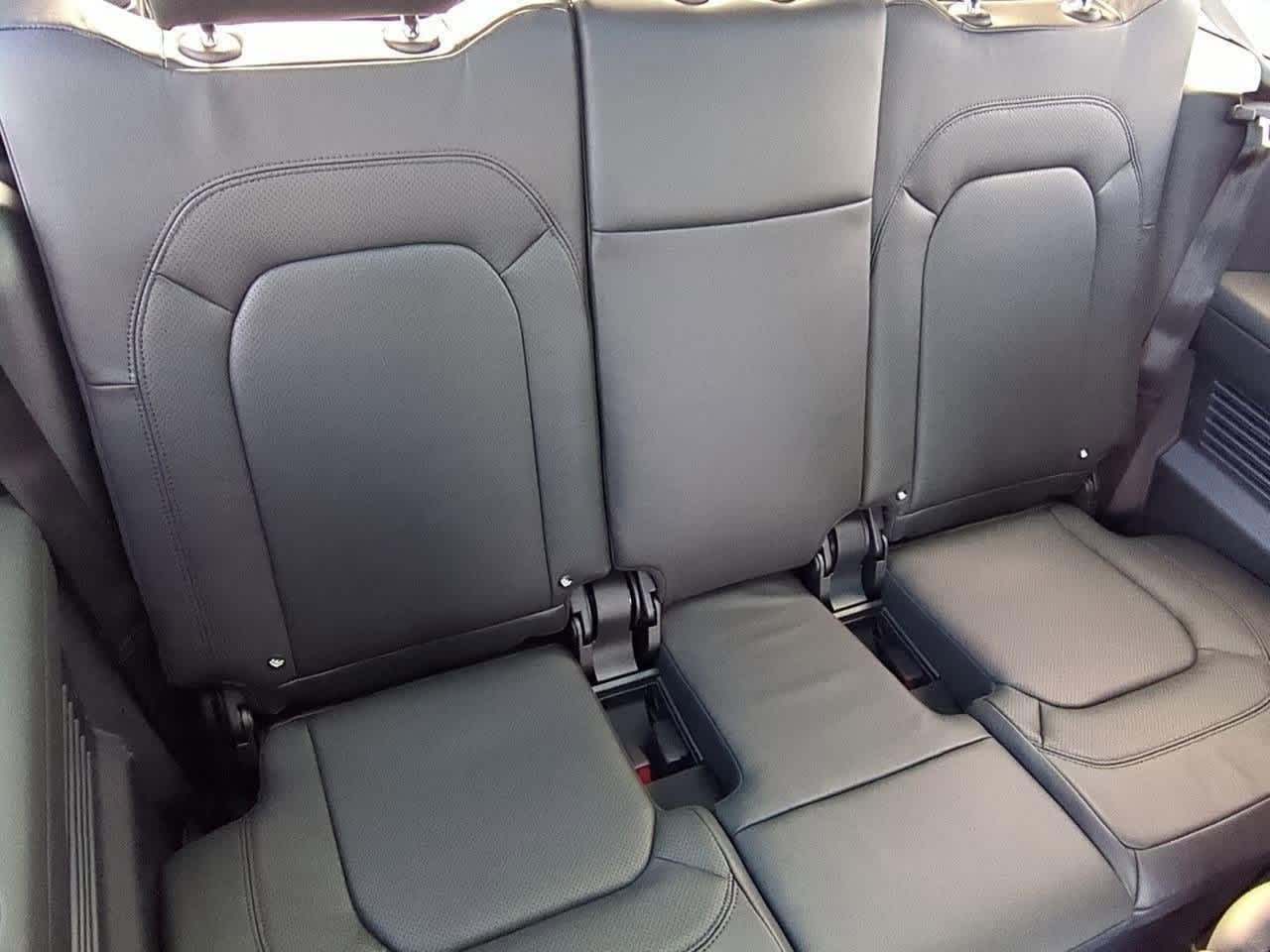 Thumbnail: 2026 Land Rover Defender - 22