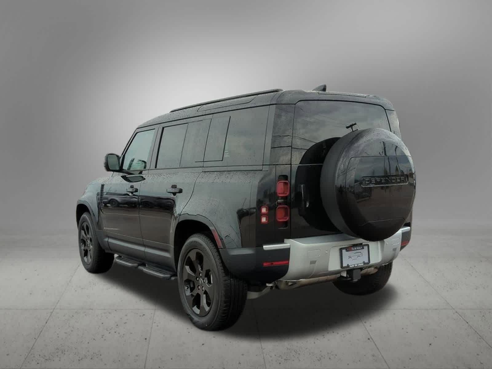 Thumbnail: 2025 Land Rover Defender - 4