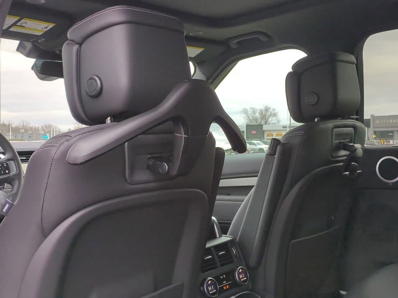 Thumbnail: 2026 Land Rover Discovery - 18