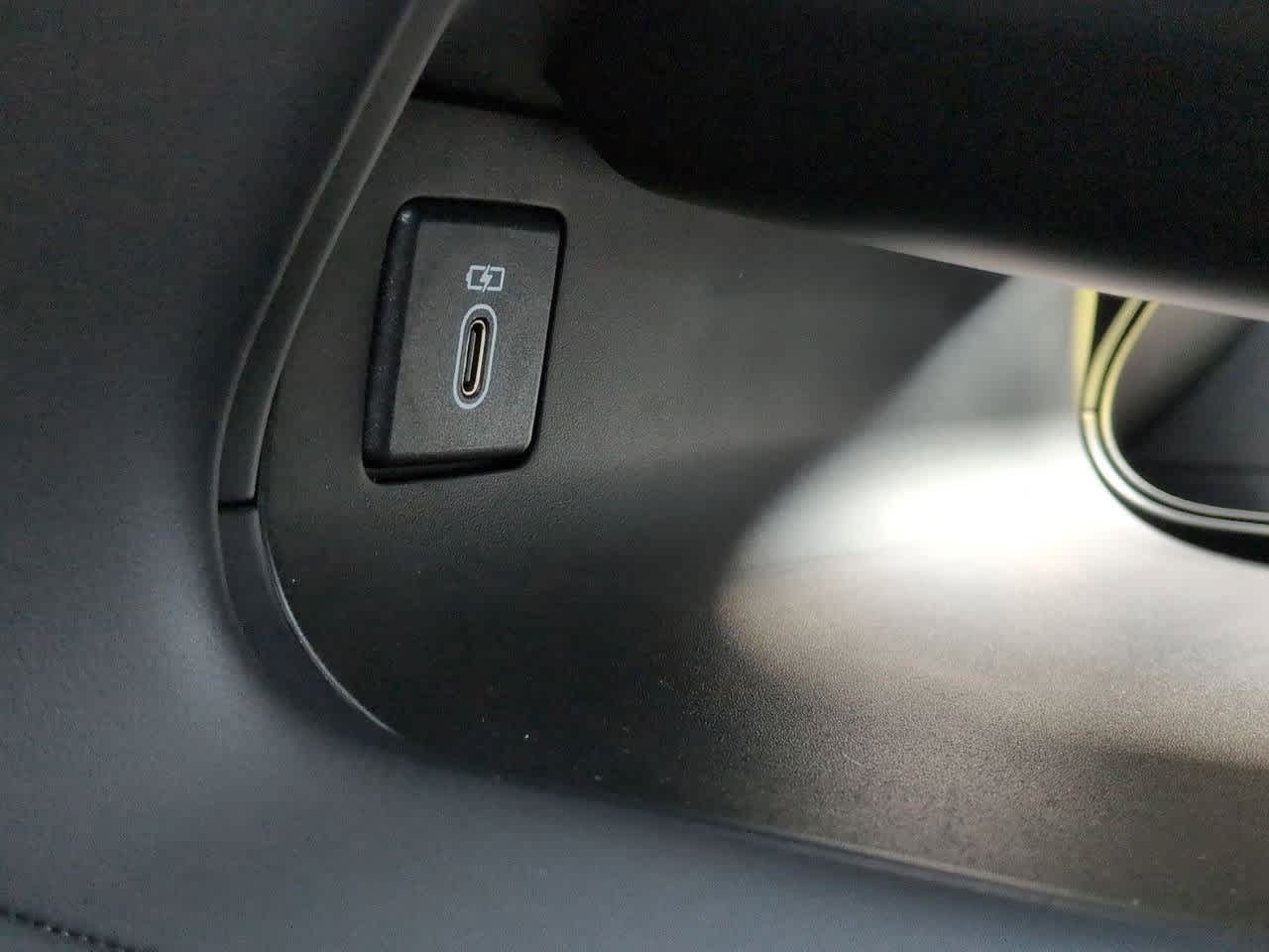 Thumbnail: 2026 Land Rover Range Rover Sport - 32