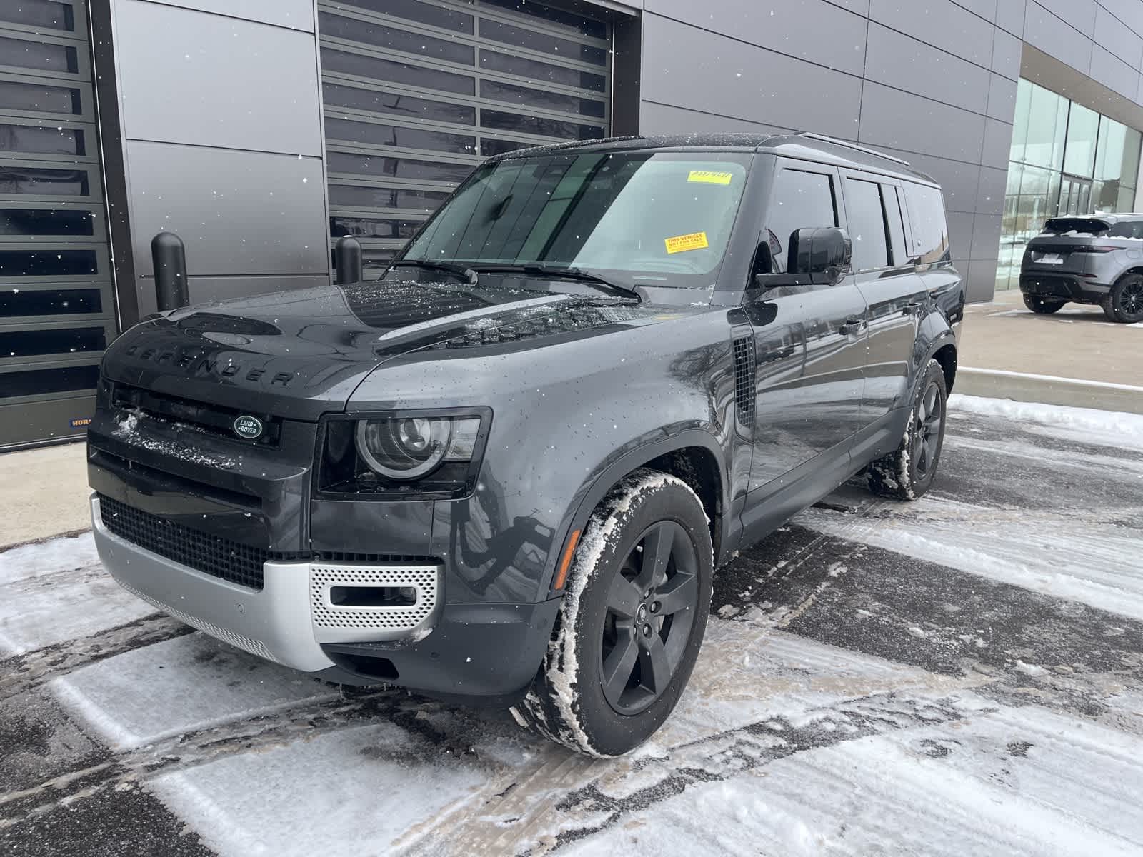 2024 Land Rover Defender S's photo