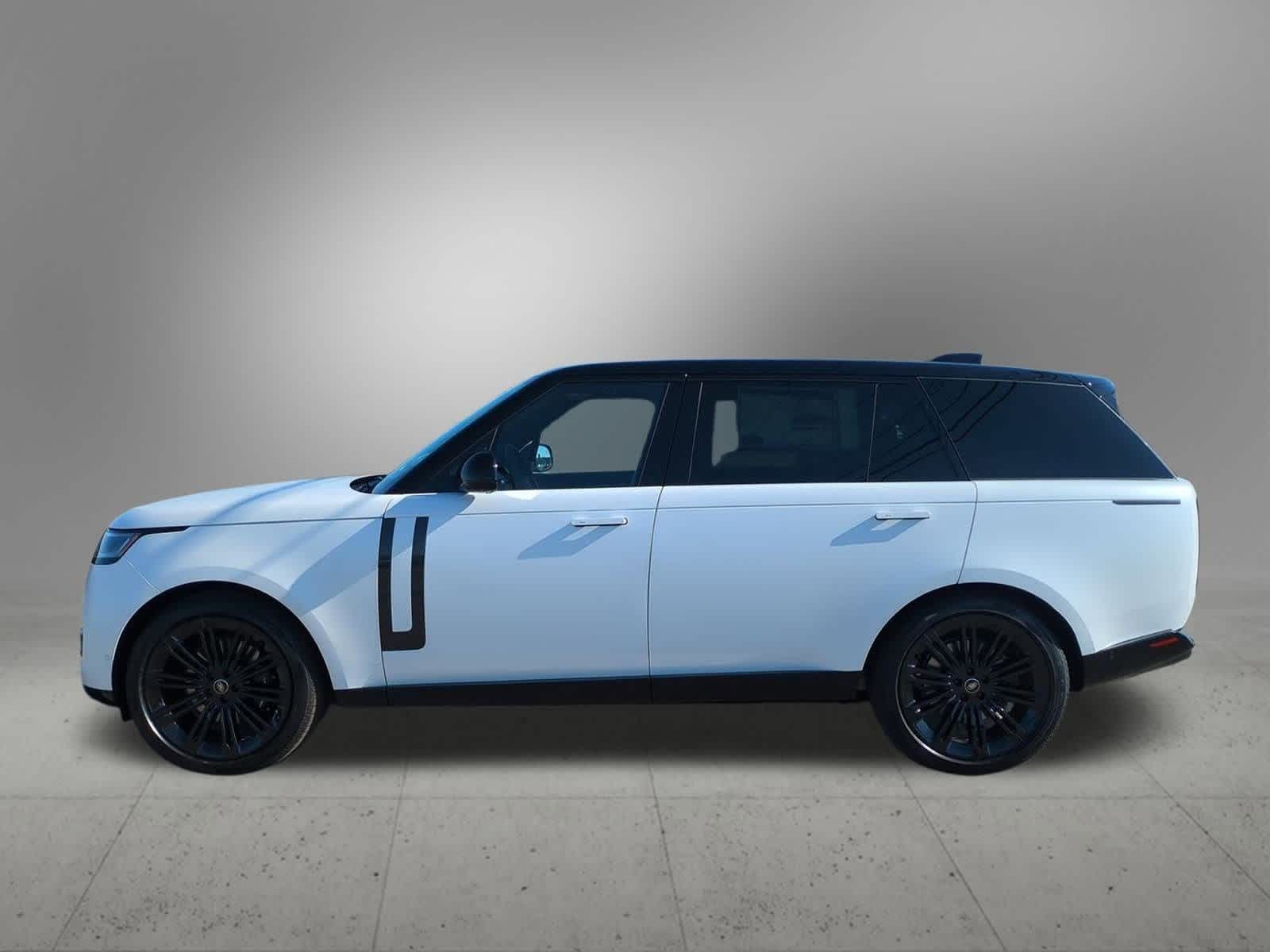 2025 Land Rover Range Rover SE photo 2