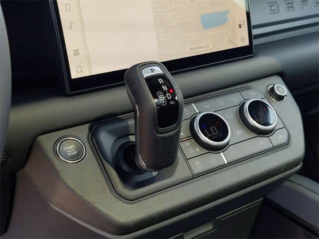 2025 Land Rover Defender 110 25