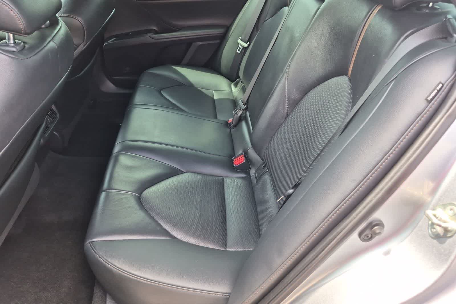2020 Toyota Camry XLE - Photo 19