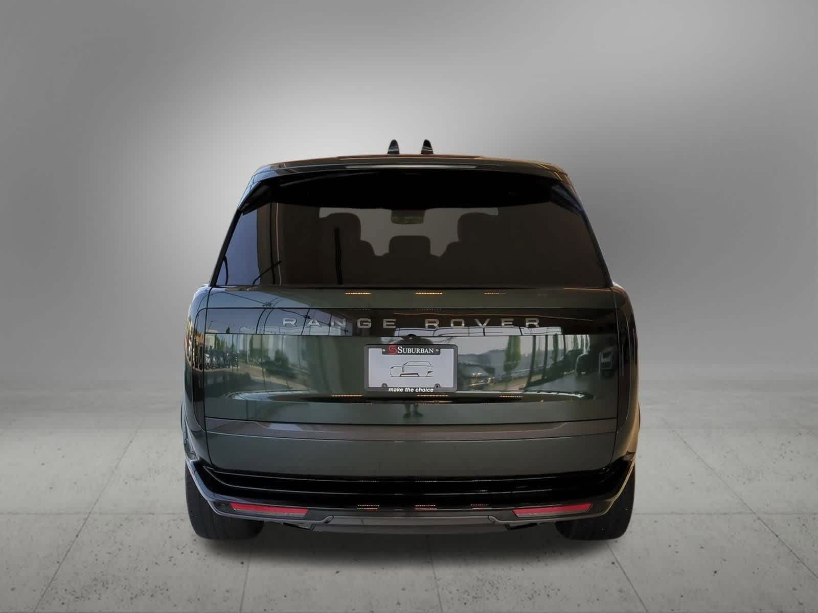 2025 Land Rover Range Rover SE photo 3