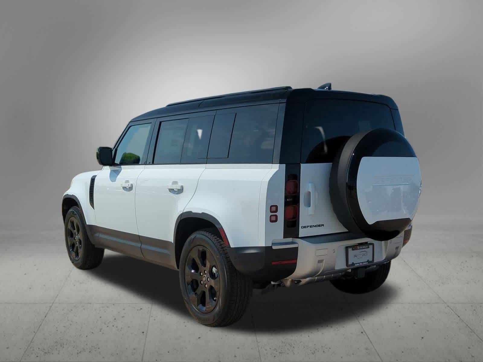 2025 Land Rover Defender 110 S photo 4