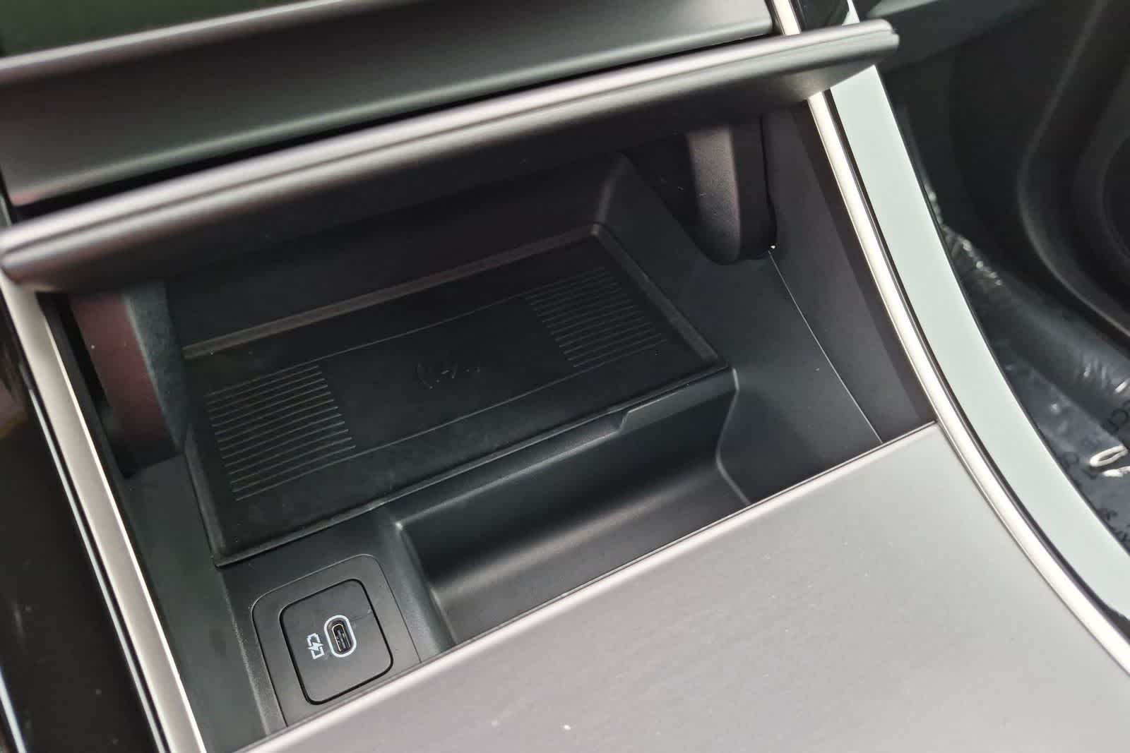 Thumbnail: 2026 Land Rover Range Rover Evoque - 32