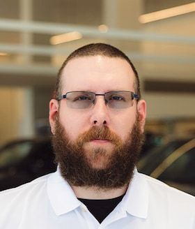 Staff member Michael Steele from ID_65e2e6cdac69