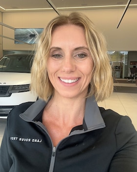 Staff member Sue Russell from ID_a89e2edbf887