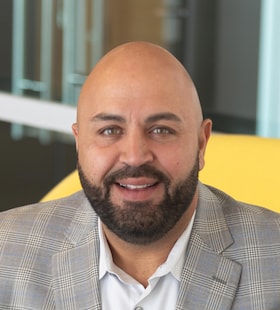 Staff member Mak Makky from ID_a89e2edbf887