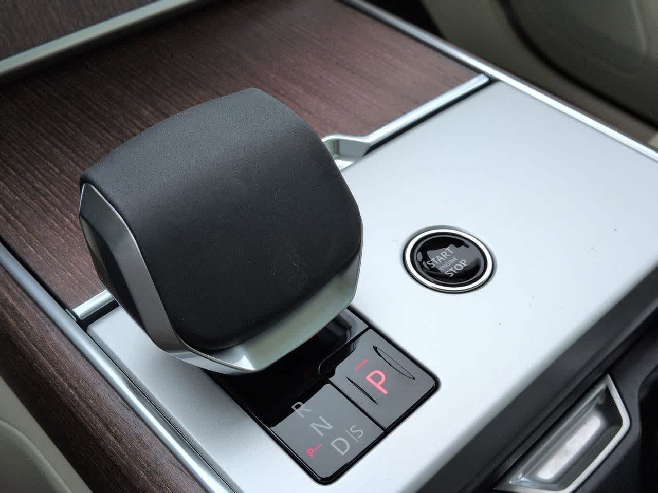 Thumbnail: 2026 Land Rover Range Rover - 34