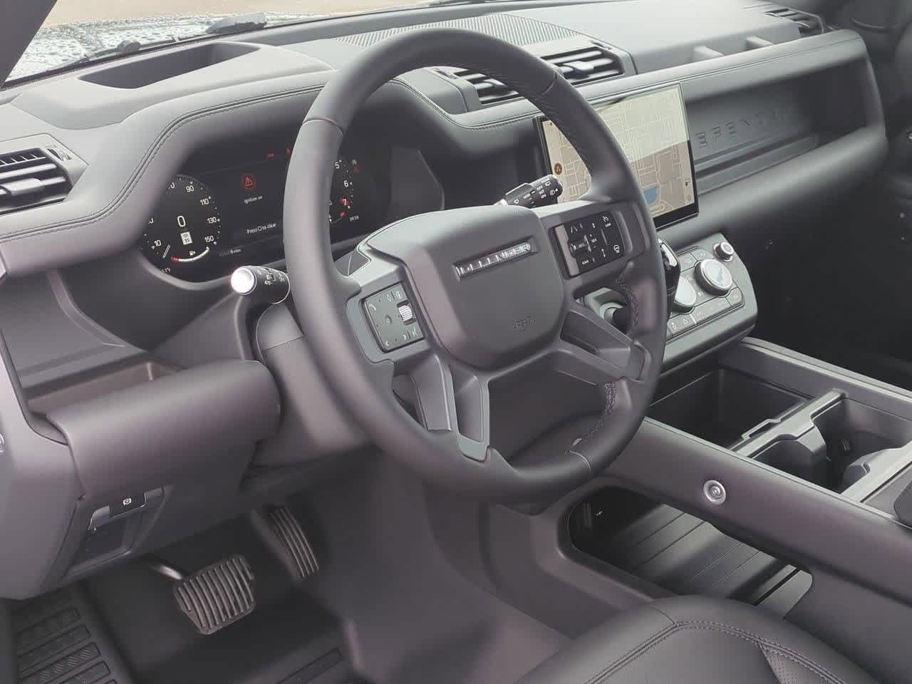 2025 Land Rover Defender 110 S photo 2