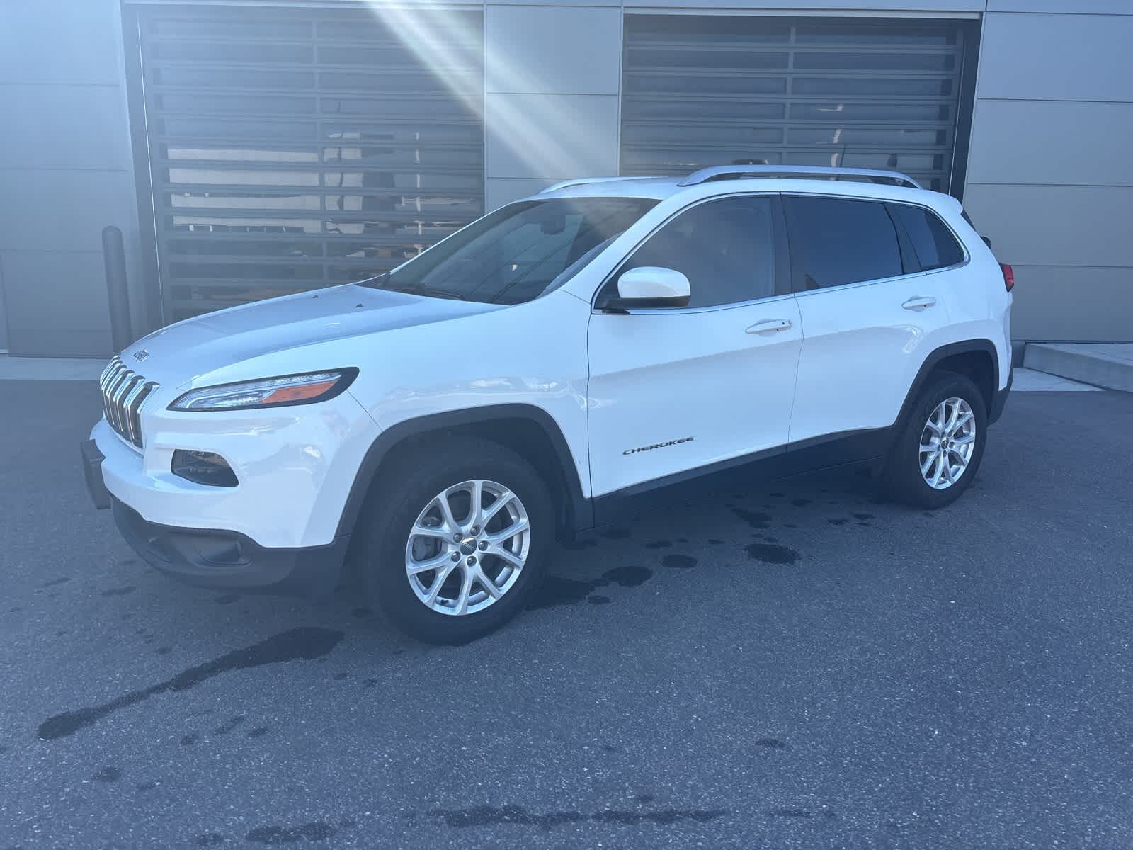 2018 Jeep Cherokee Latitude photo 2