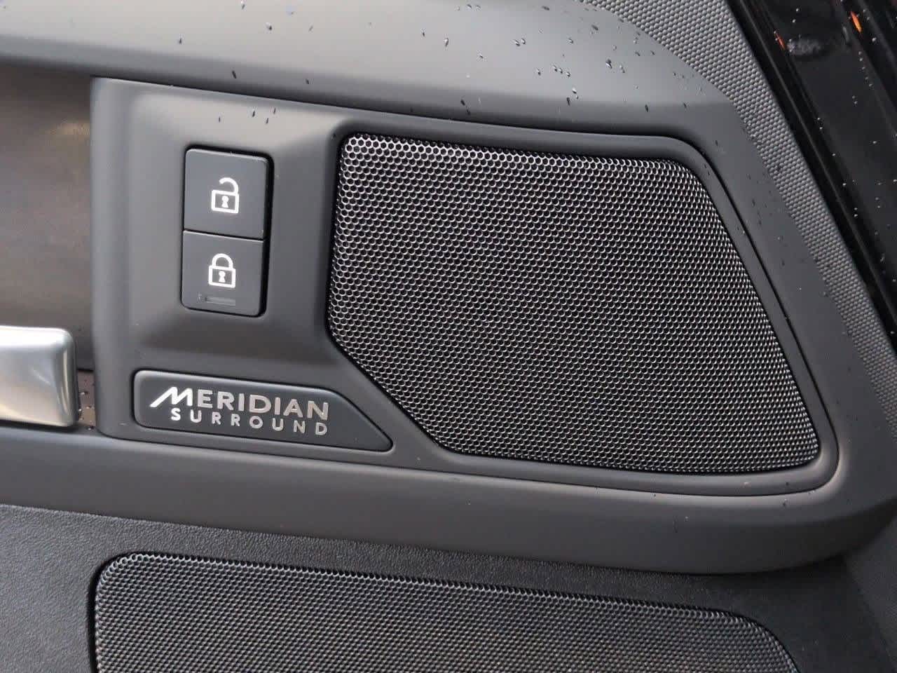 Thumbnail: 2025 Land Rover Defender - 32