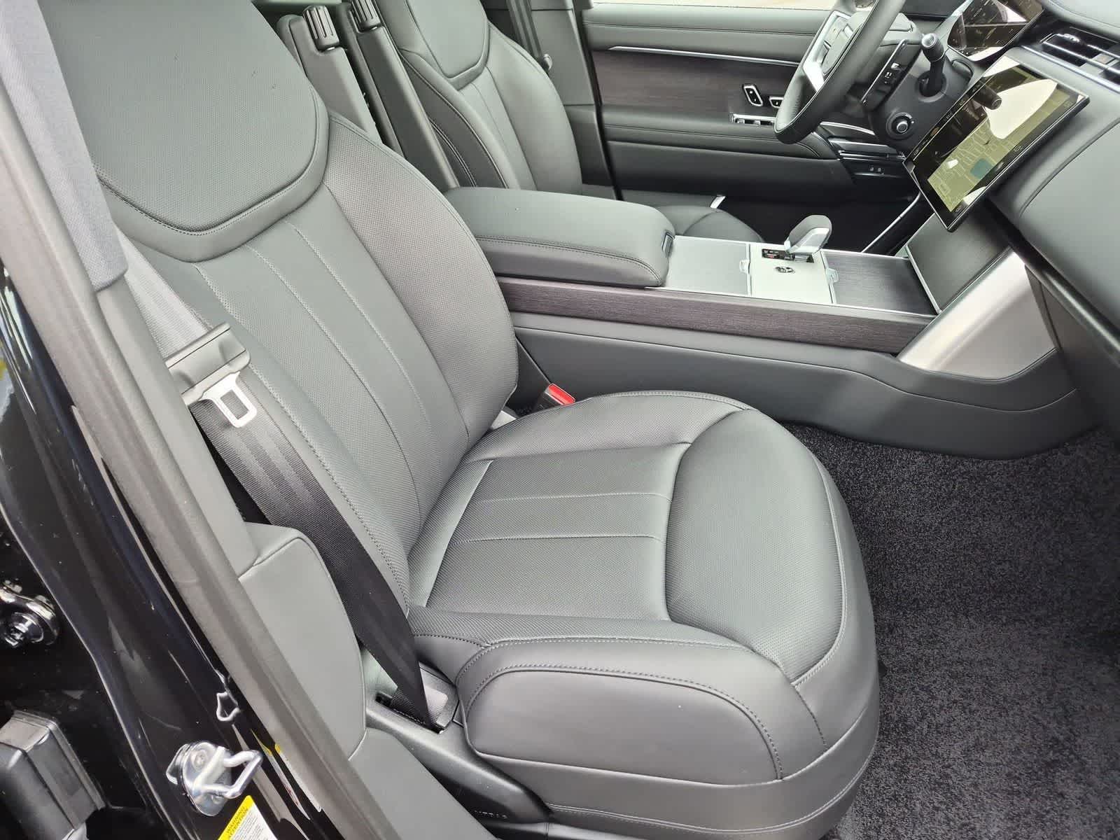 Thumbnail: 2026 Land Rover Range Rover - 22