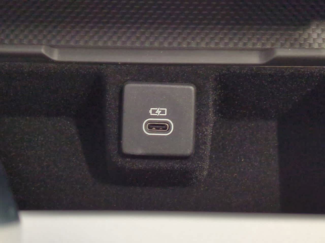 Thumbnail: 2025 Land Rover Range Rover - 32