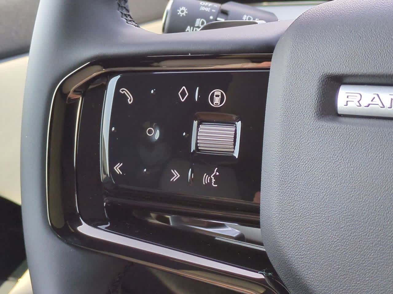 Thumbnail: 2025 Land Rover Range Rover Evoque - 23